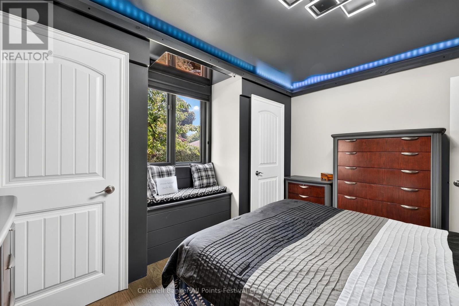 128 CAMBRIA ROAD N - Image 24
