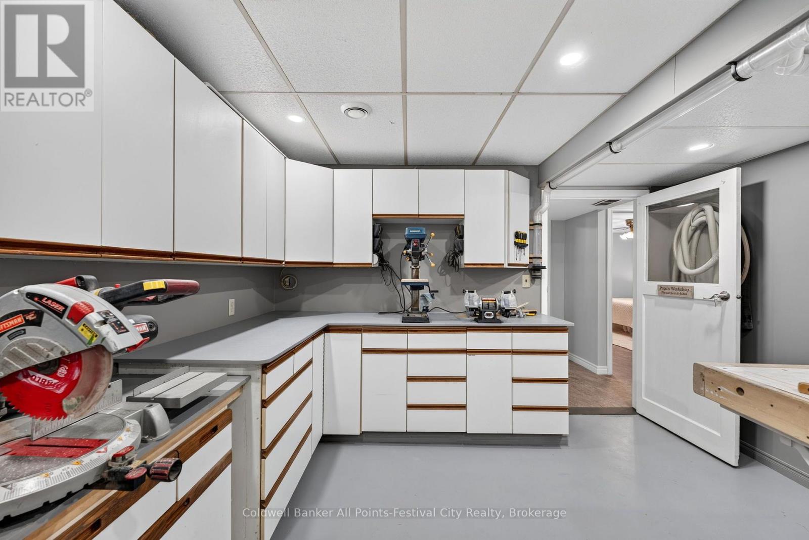 128 CAMBRIA ROAD N - Image 32