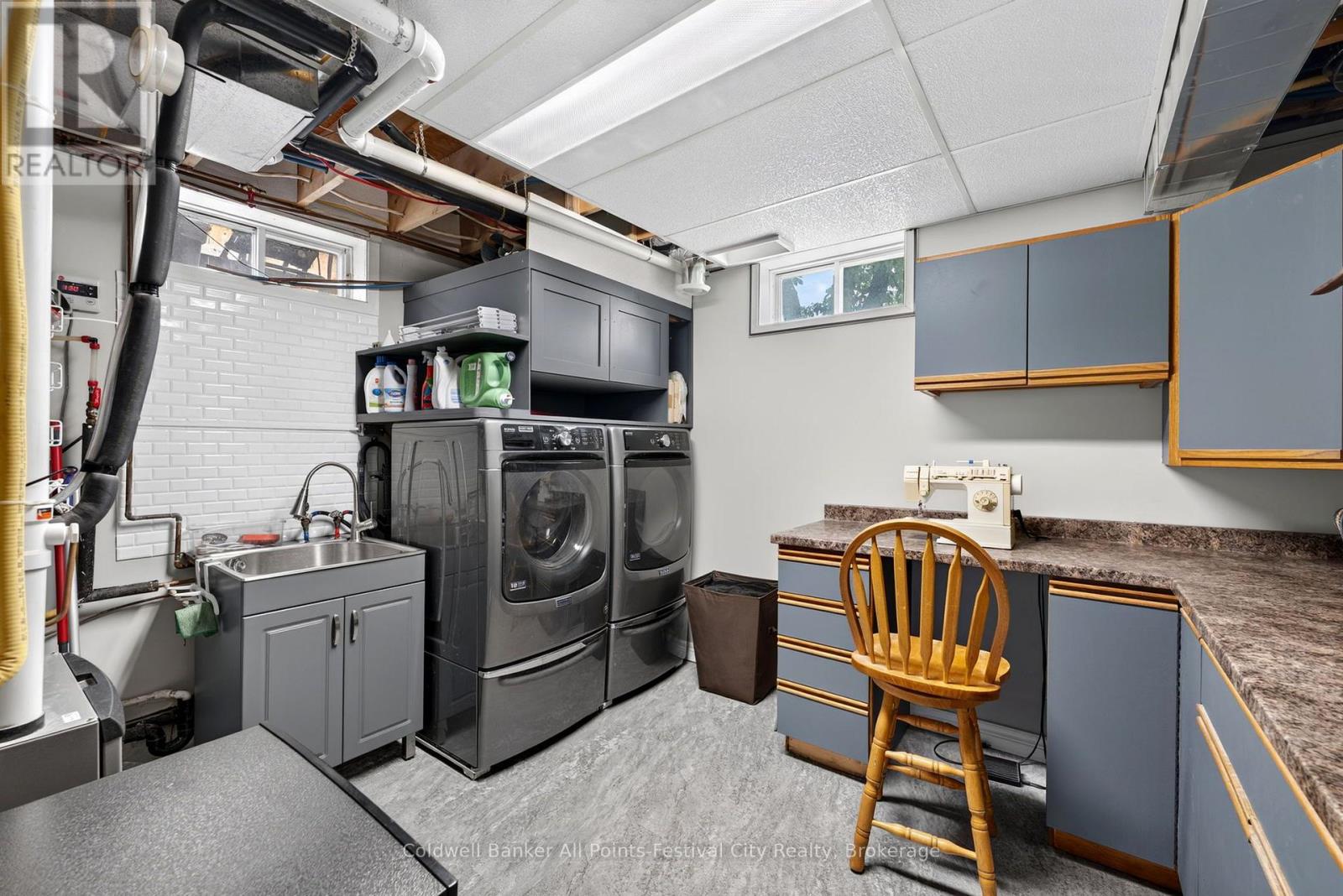 128 CAMBRIA ROAD N - Image 34
