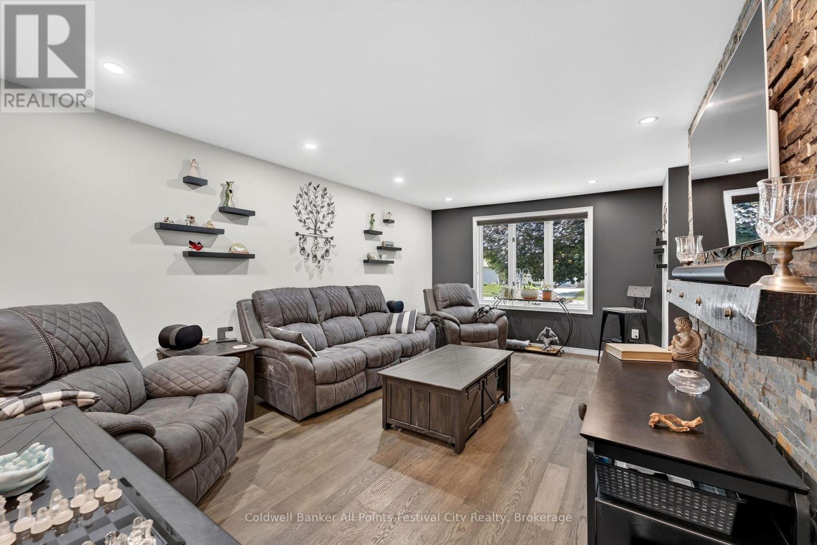 128 CAMBRIA ROAD N - Image 7