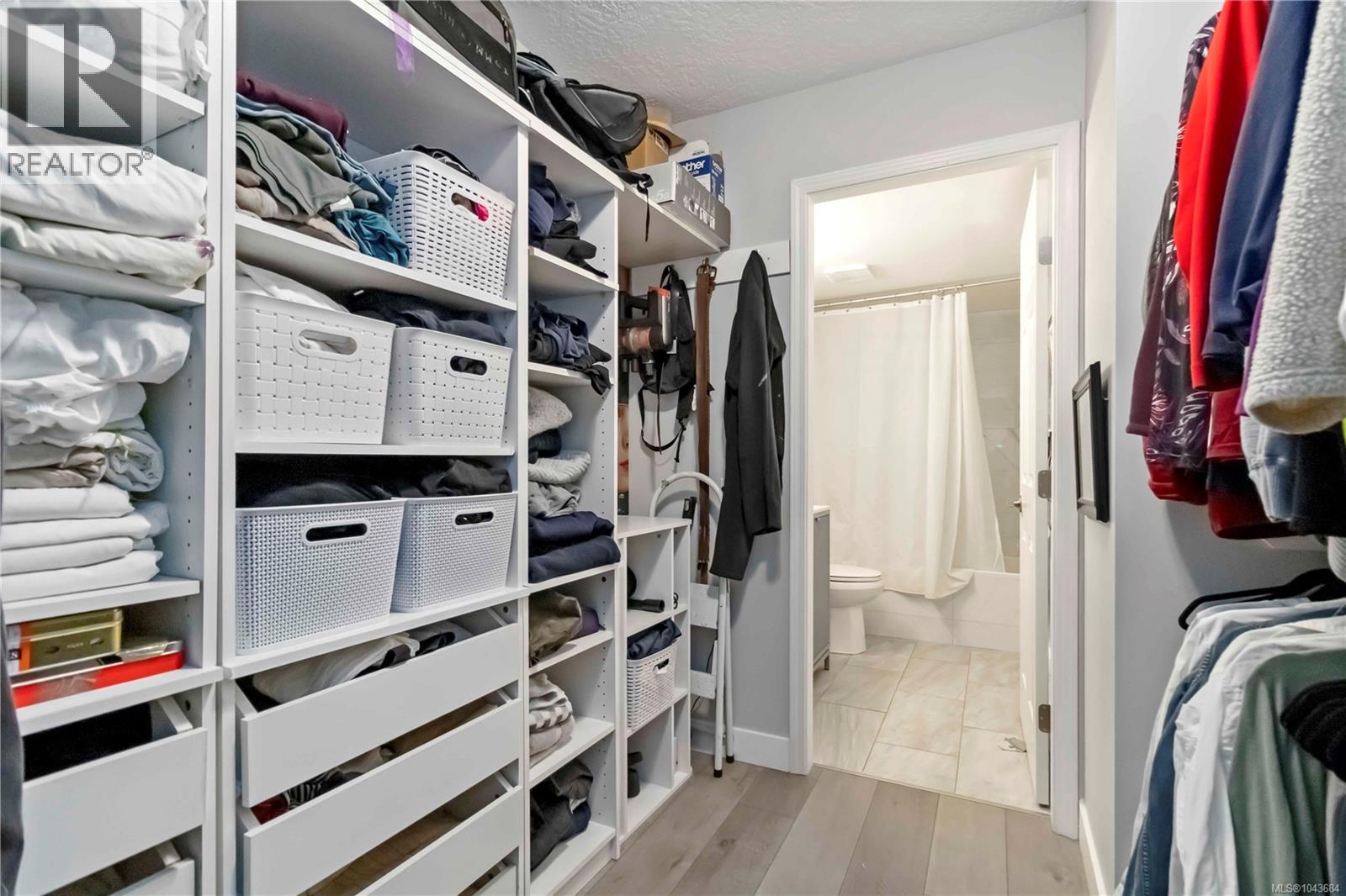 #203 9945 Fifth St - 21