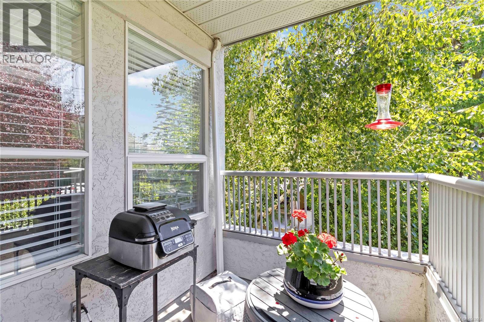 #203 9945 Fifth St - 29