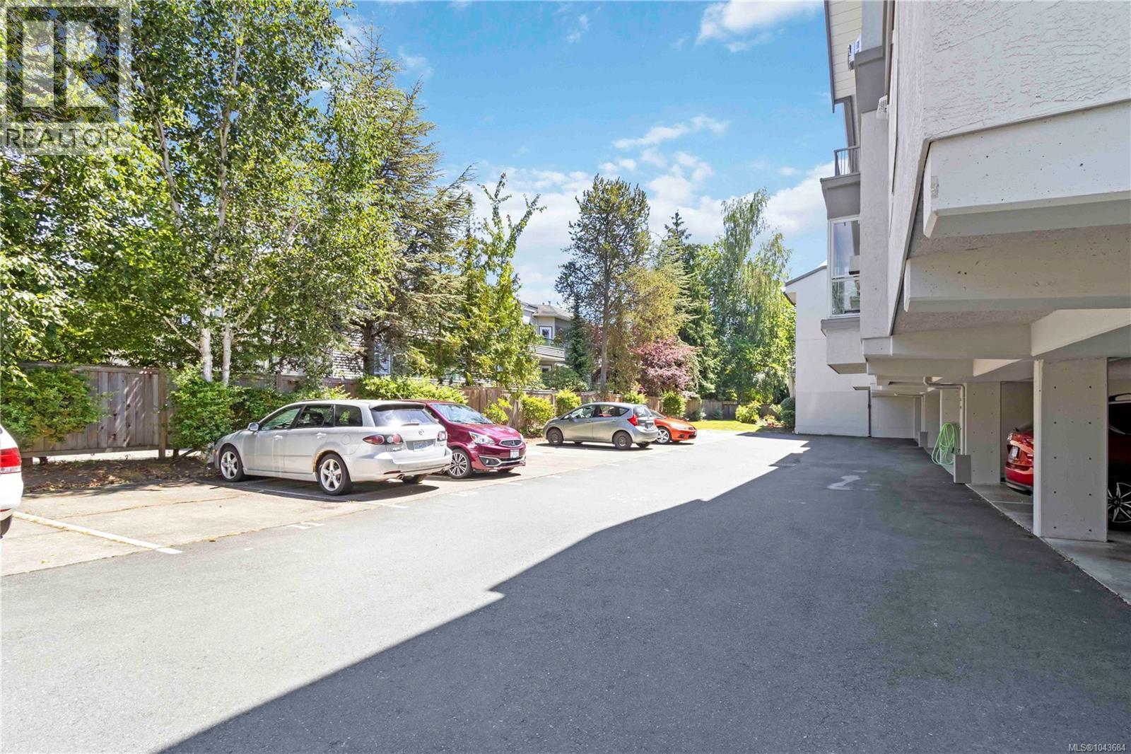 #203 9945 Fifth St - 34