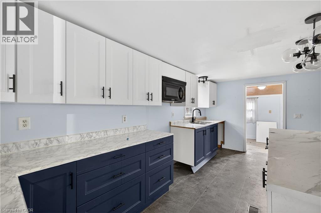 527 BOND Street - 12