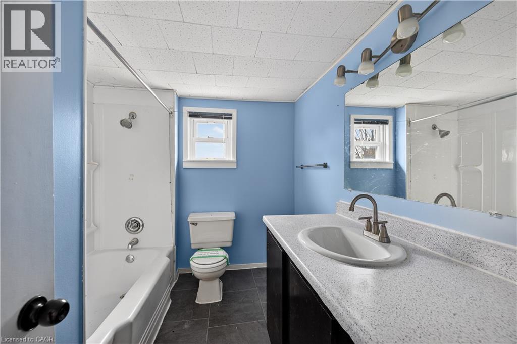 527 BOND Street - 21