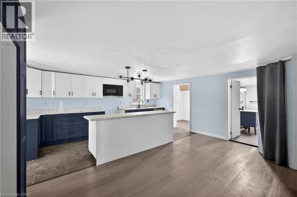 527 BOND Street - 11
