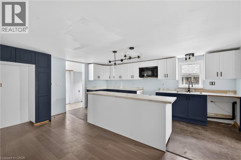 527 BOND Street - 13
