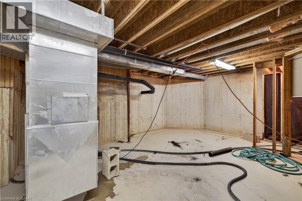 527 BOND Street - 30