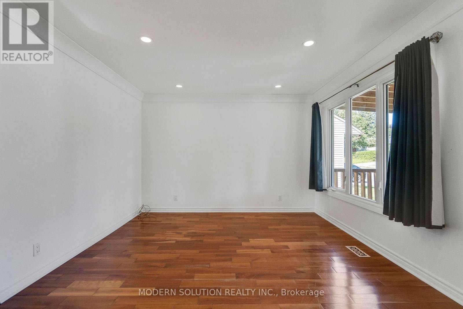 31 ELM STREET - Image 10