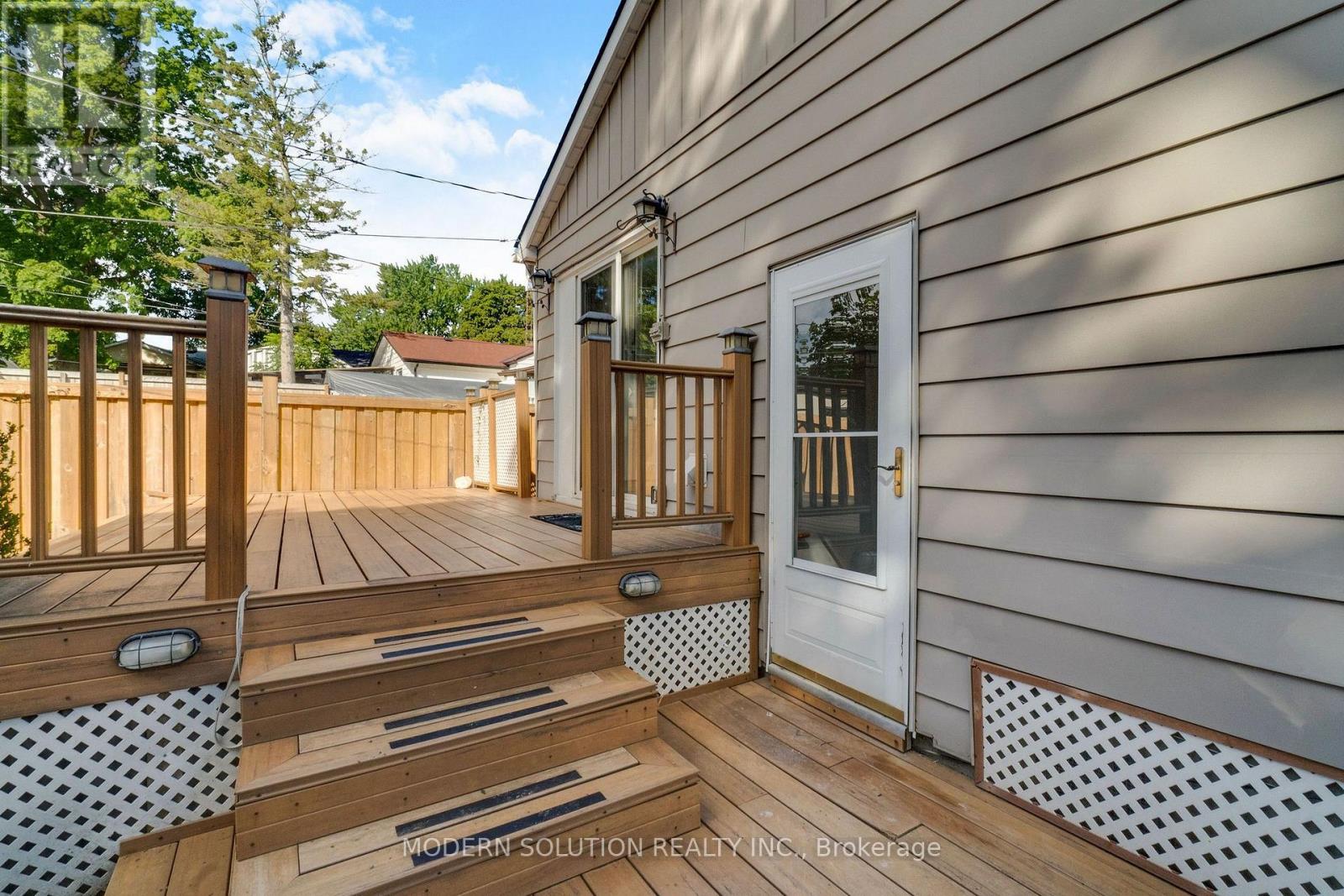 31 ELM STREET - Image 24