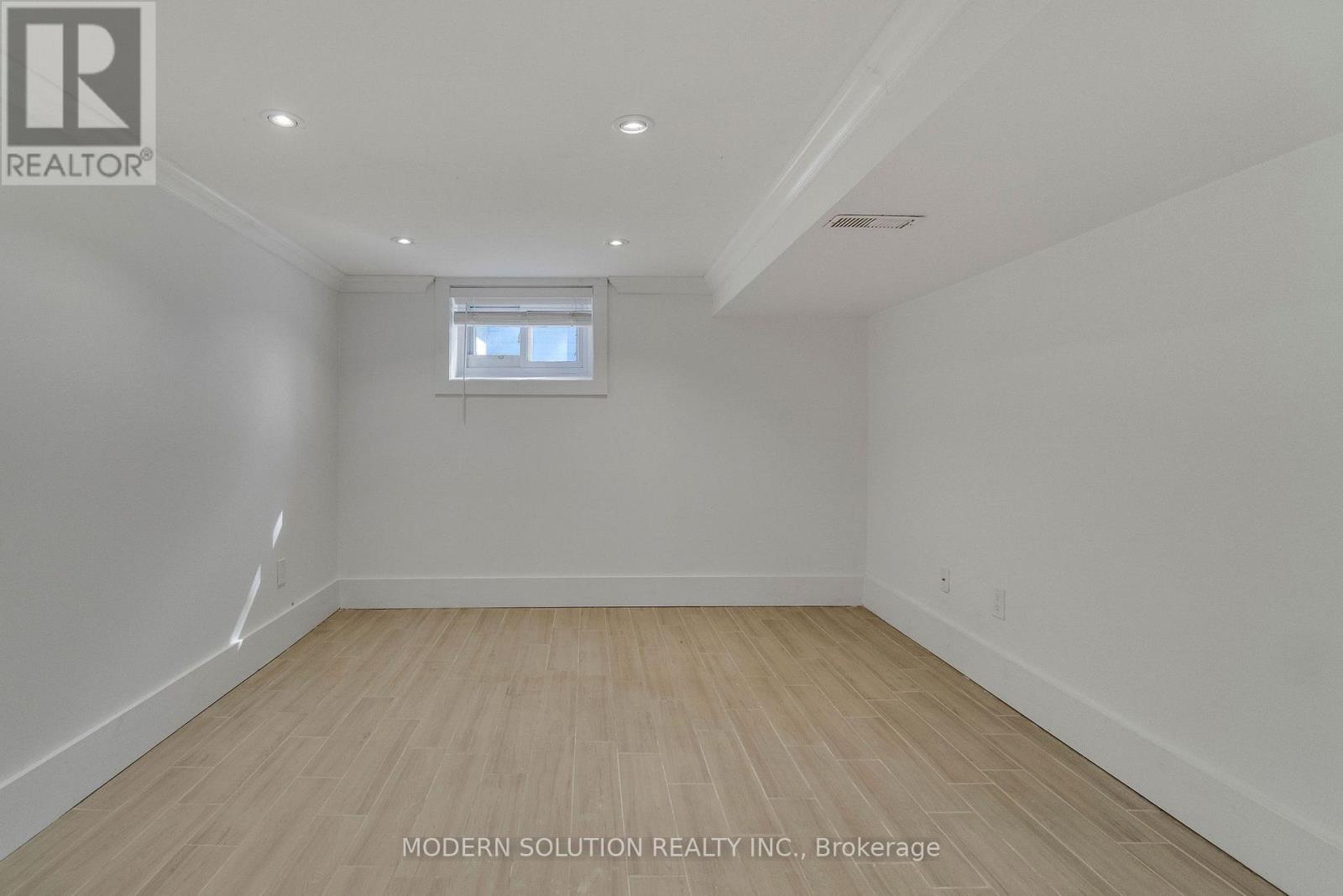 31 ELM STREET - Image 26