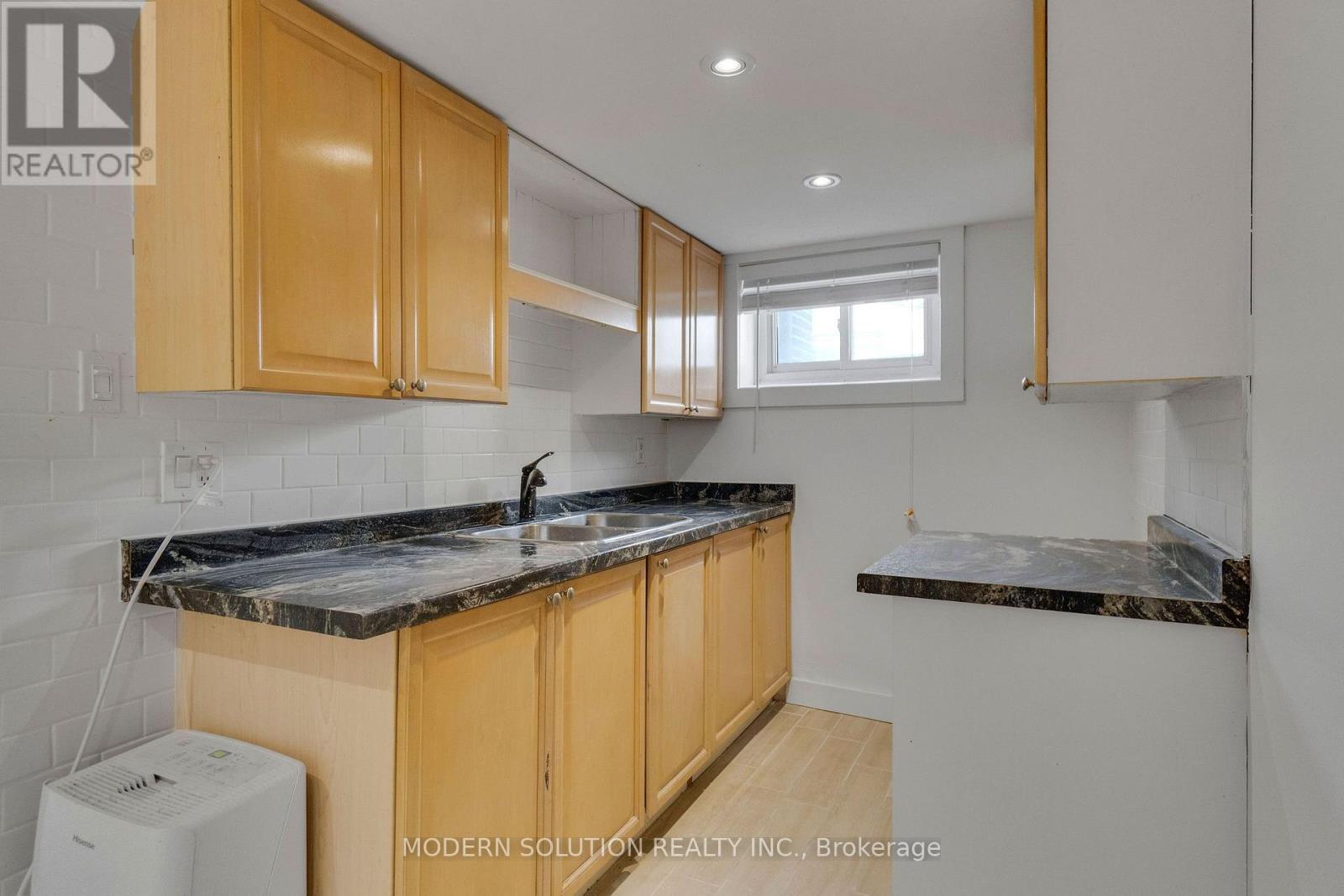 31 ELM STREET - Image 28