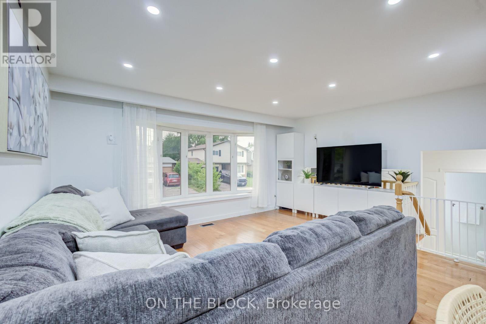 7 CHOPIN COURT - 13