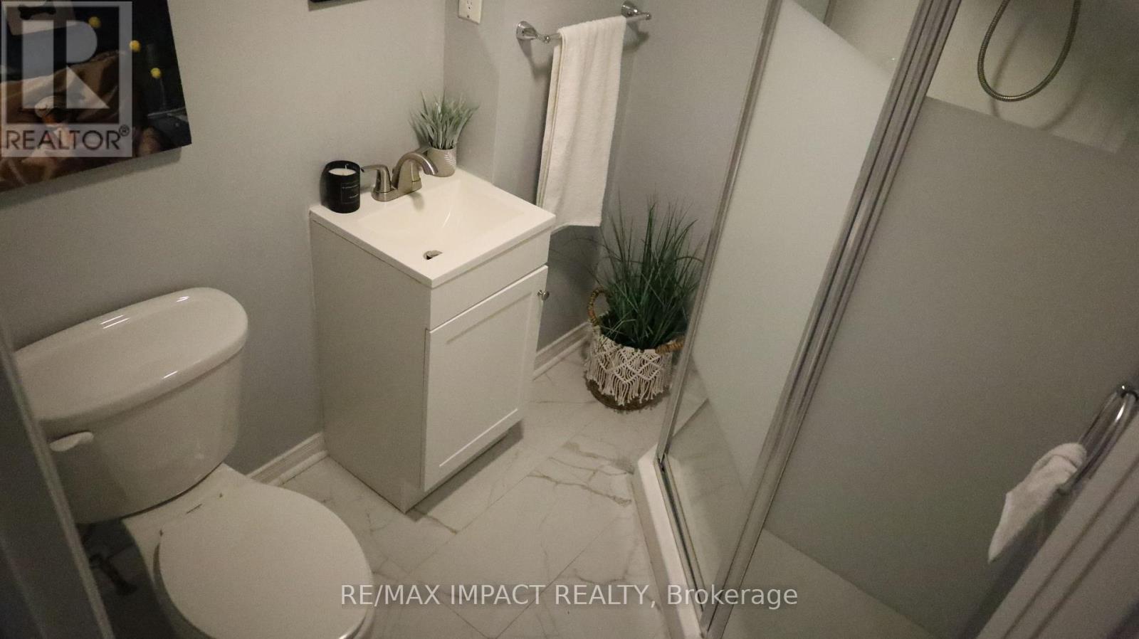 11 FENWICK AVENUE - 15