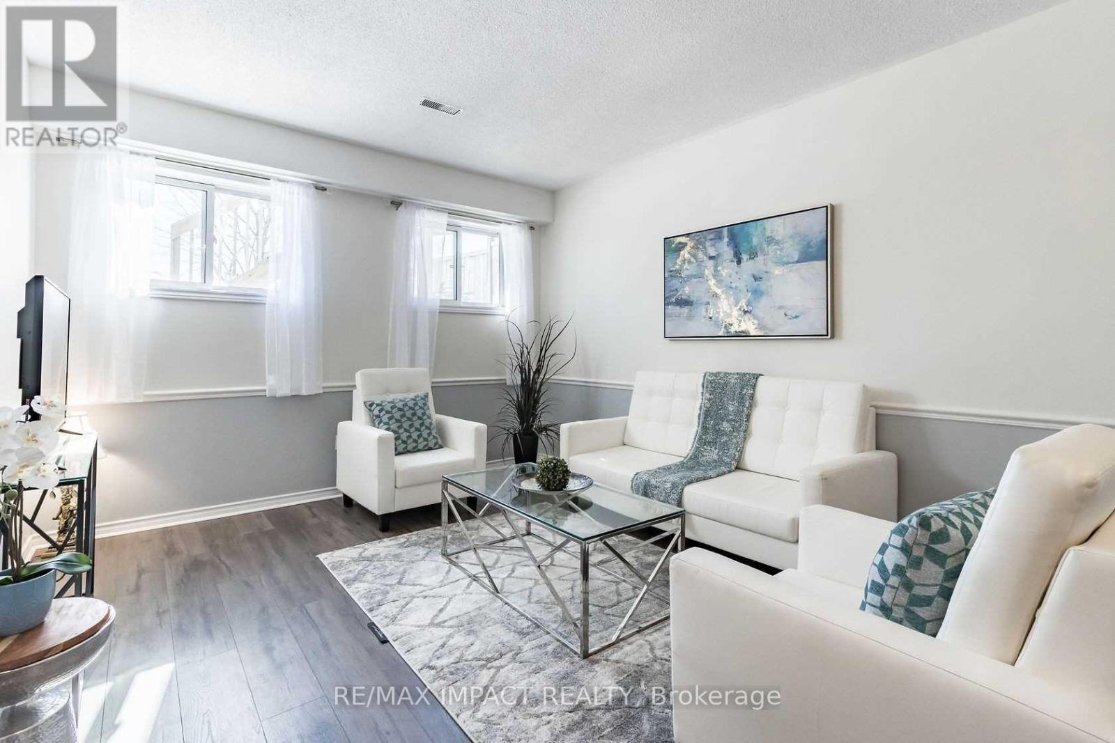 11 FENWICK AVENUE - 17