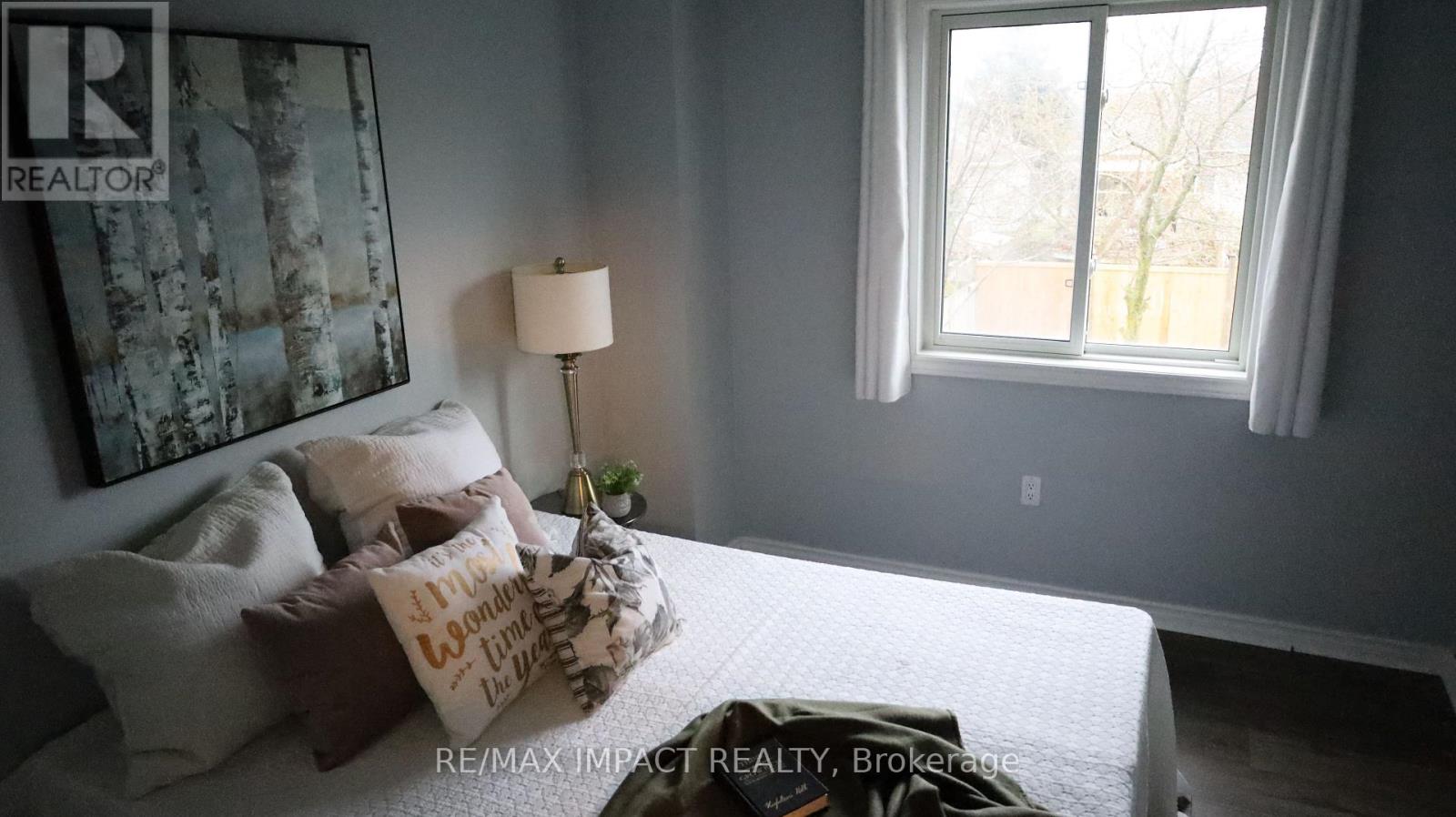 11 FENWICK AVENUE - 33