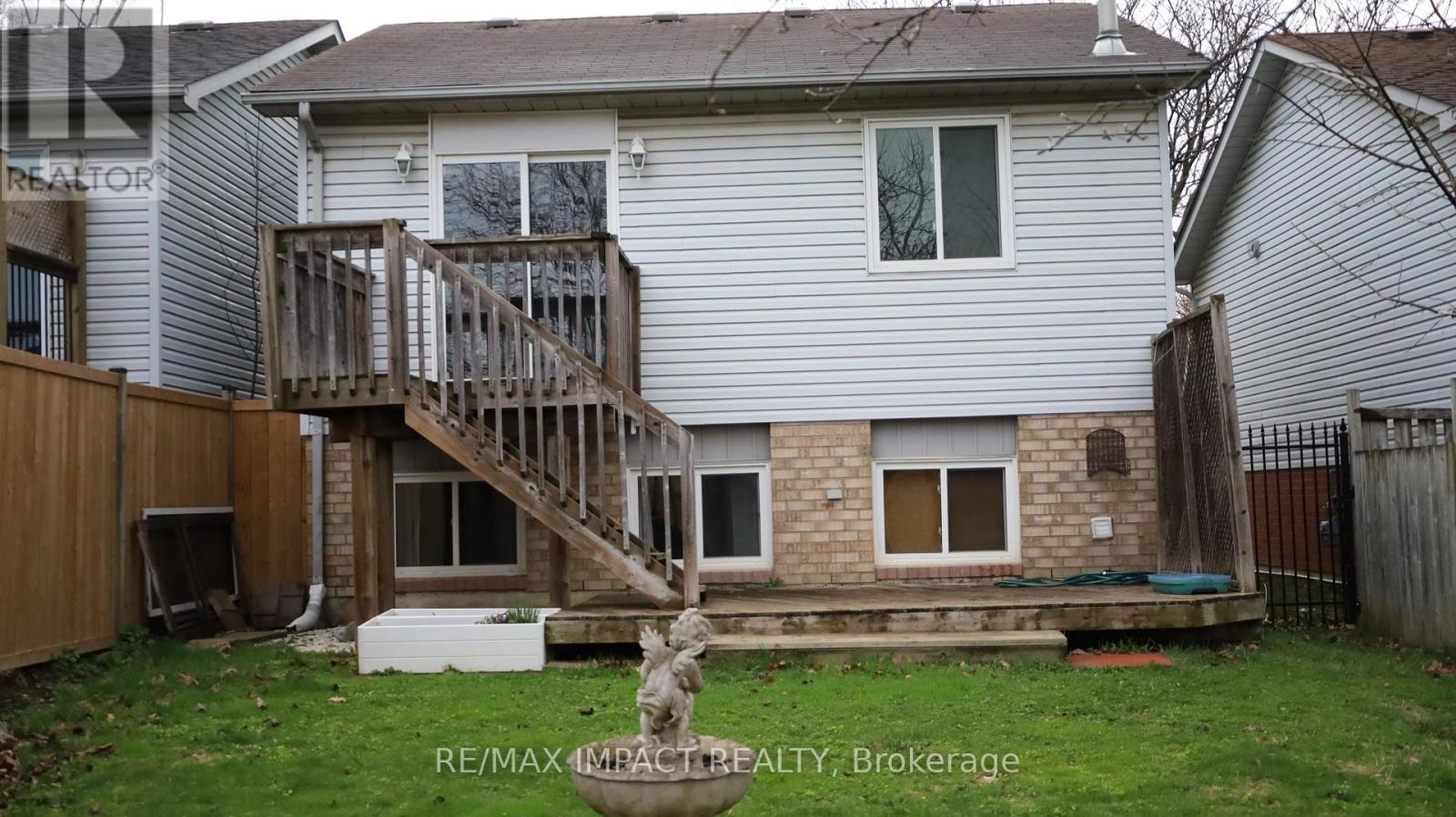 11 FENWICK AVENUE - 46