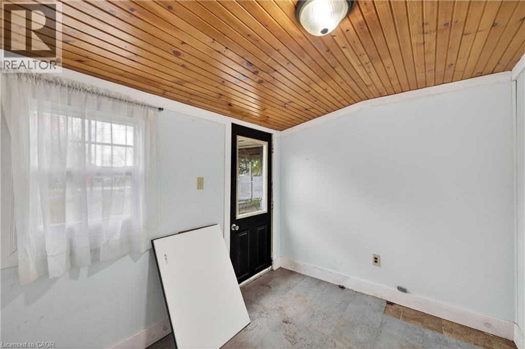 527 BOND Street - 40