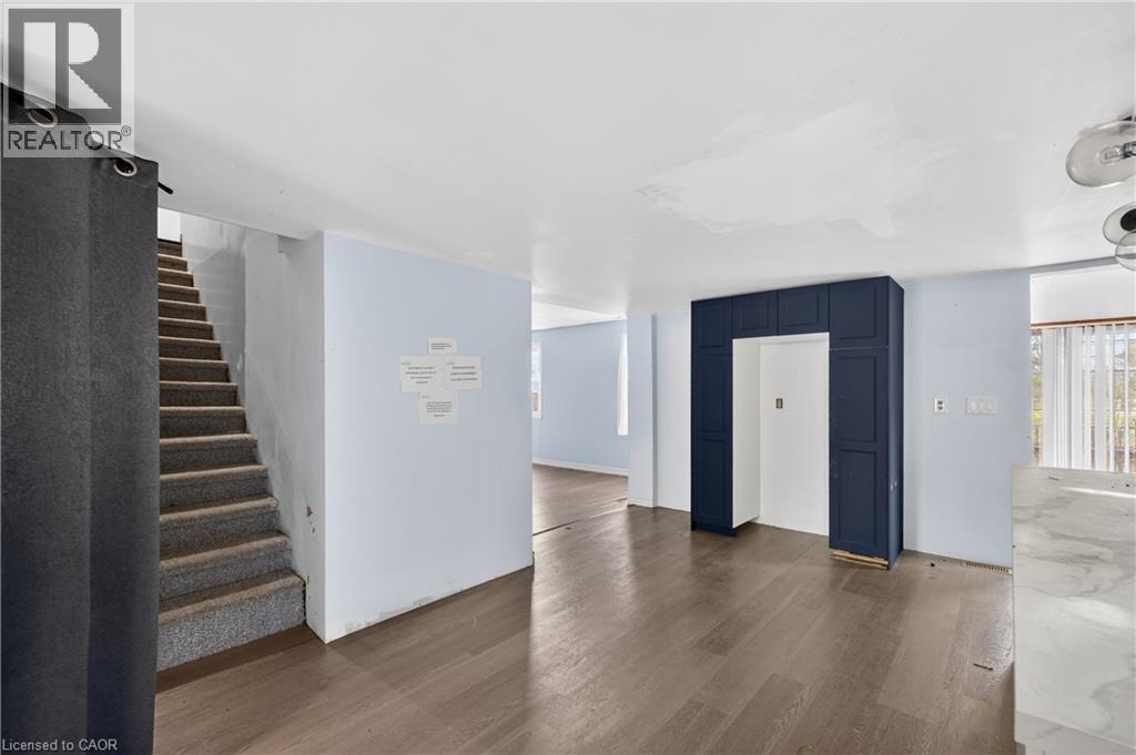 527 BOND Street - 9