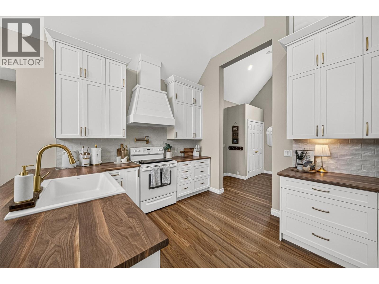 1260 Valley View Drive - 4