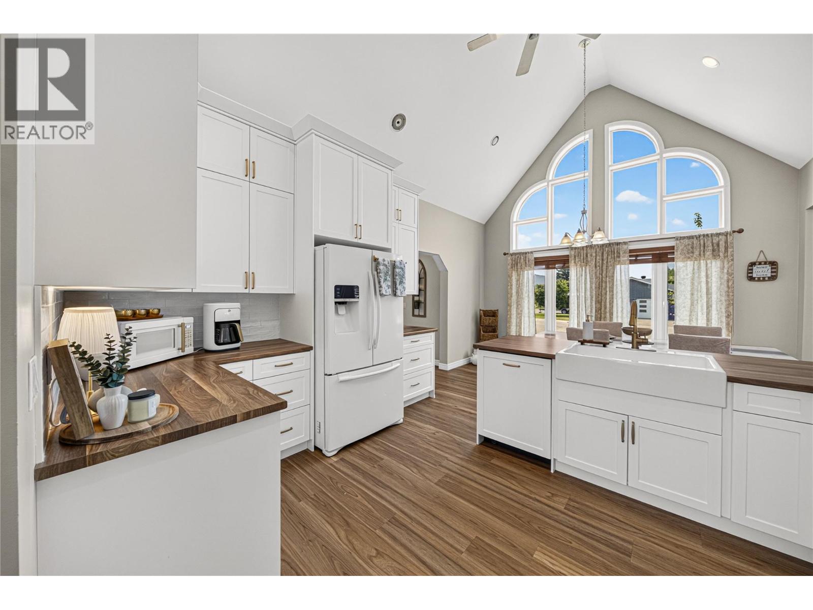 1260 Valley View Drive - 5