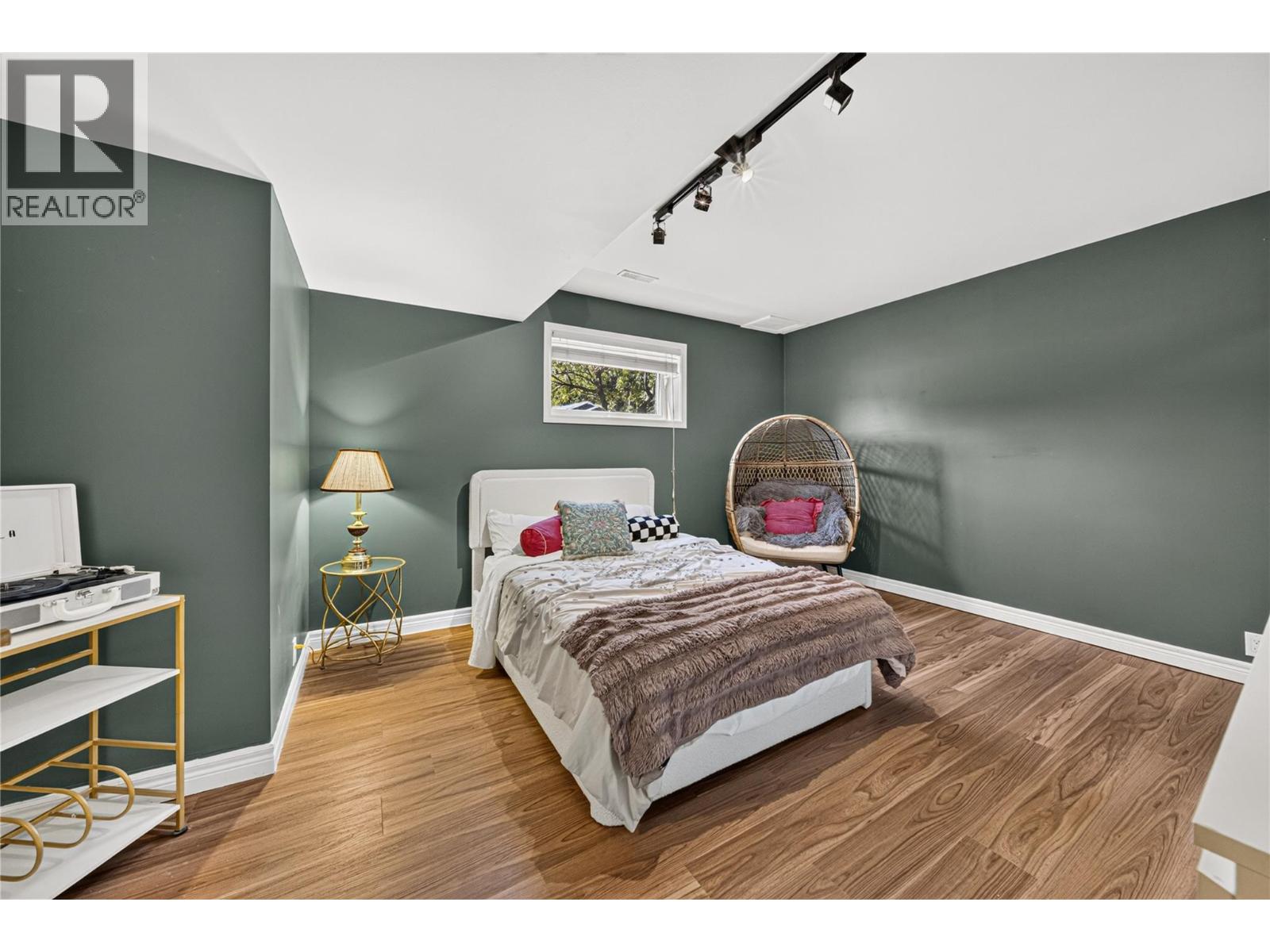 1260 Valley View Drive - 23