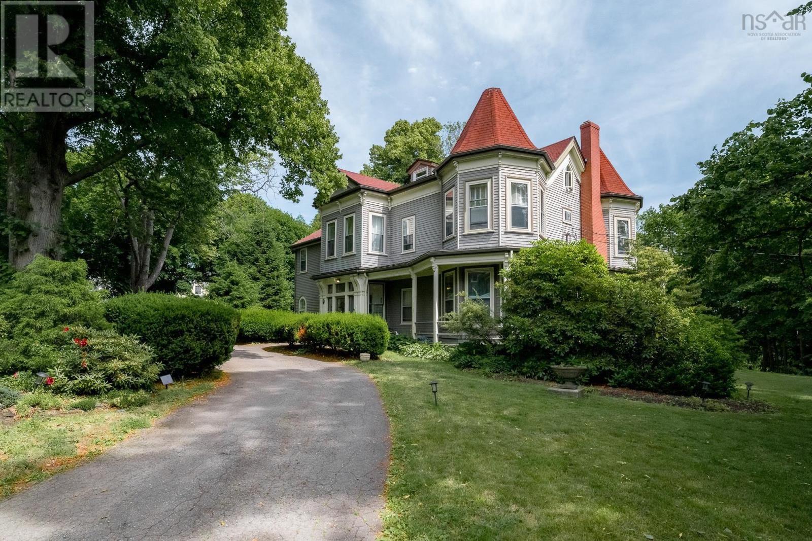 Property 39 of 40 of 5 1991 Prince Arthur Street