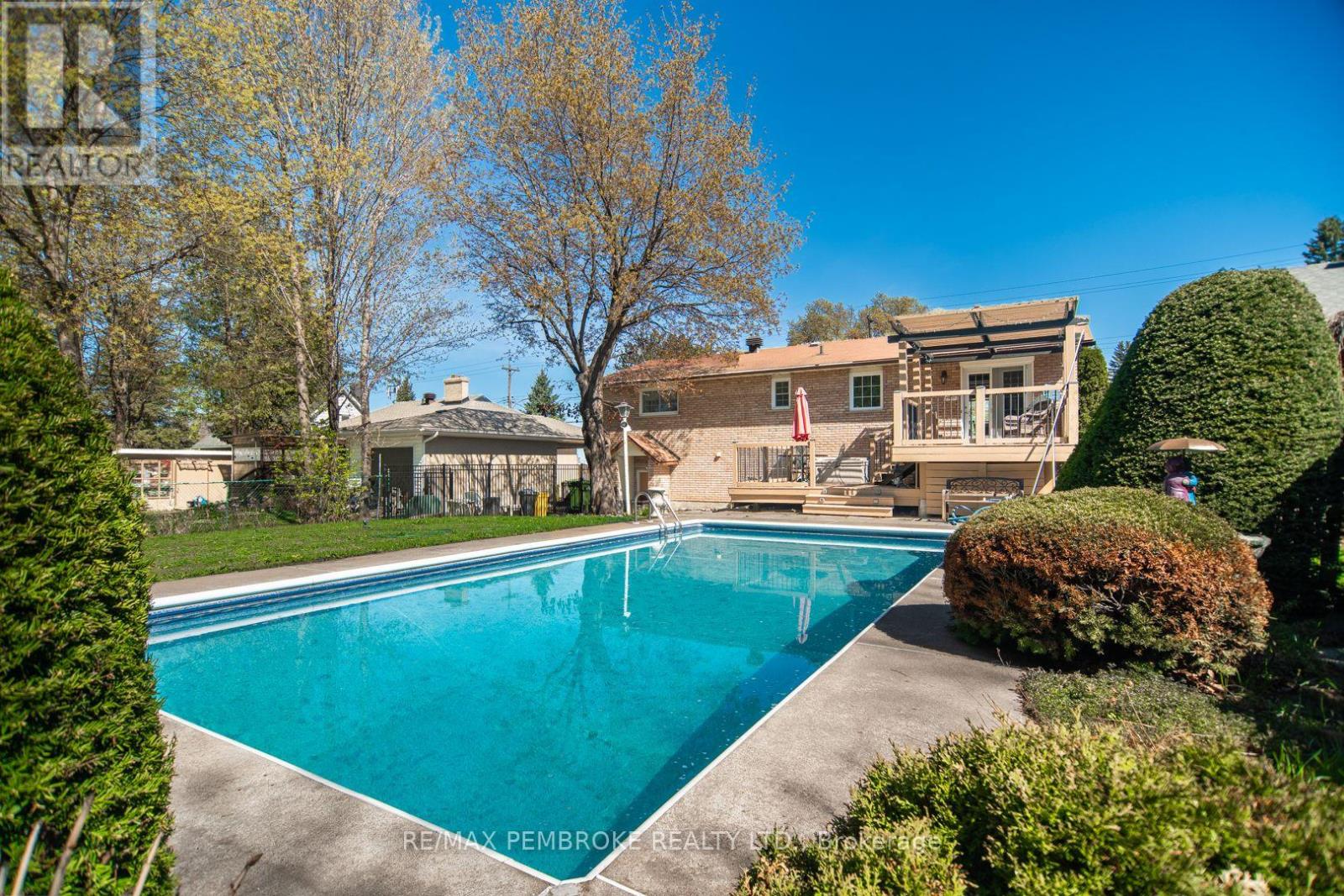 486 IRVING STREET - 37