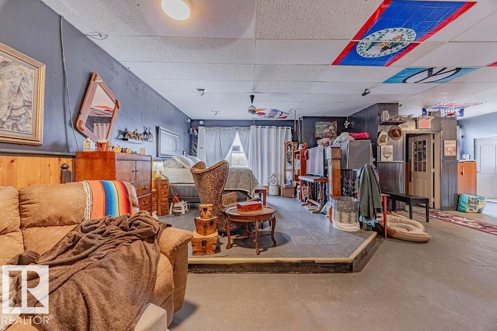 4912 50 ST - Image 24