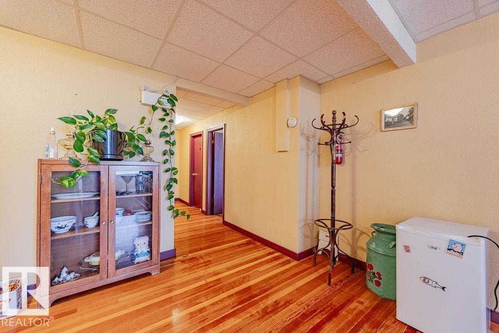 4912 50 ST - Image 33
