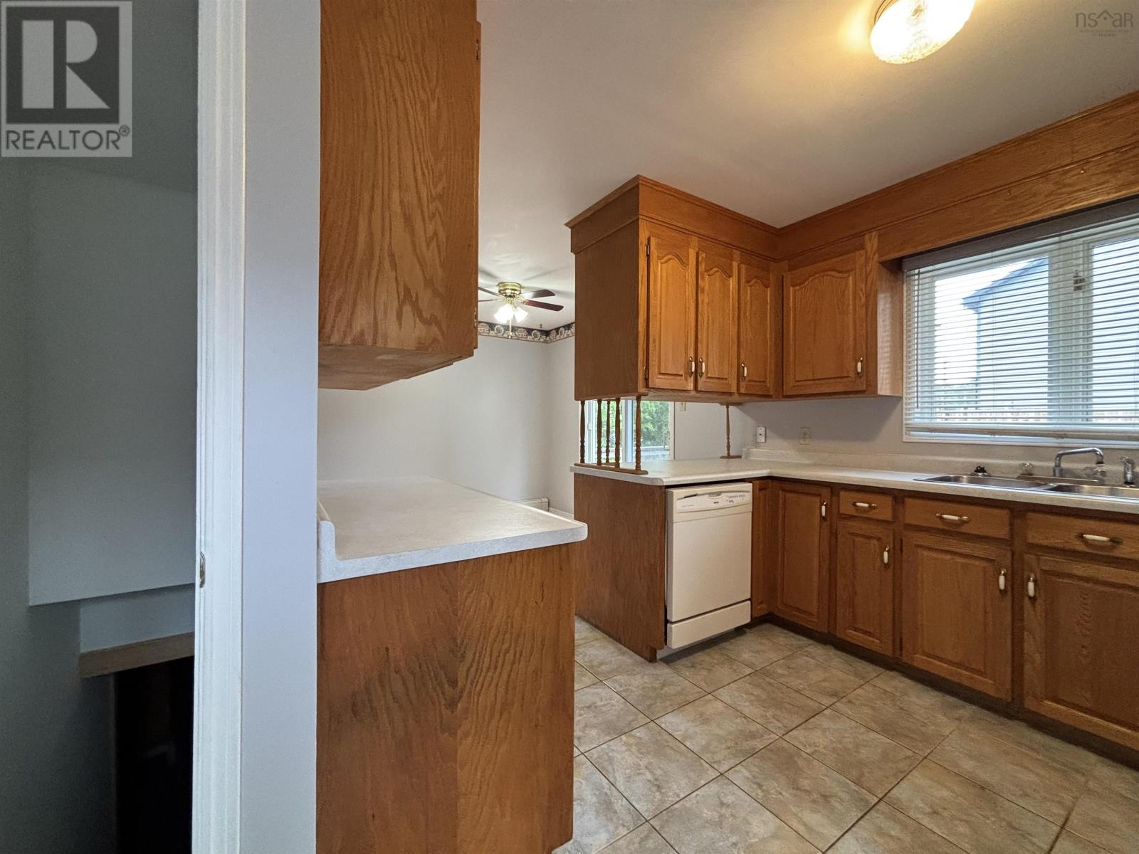264 Hollingsworth Drive - 4