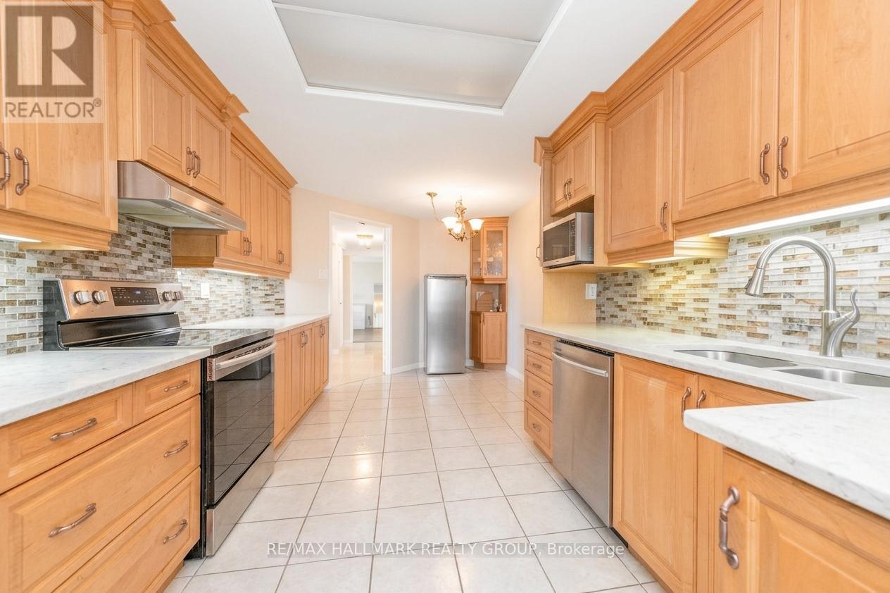 #1702 1510 RIVERSIDE DRIVE - Image 18