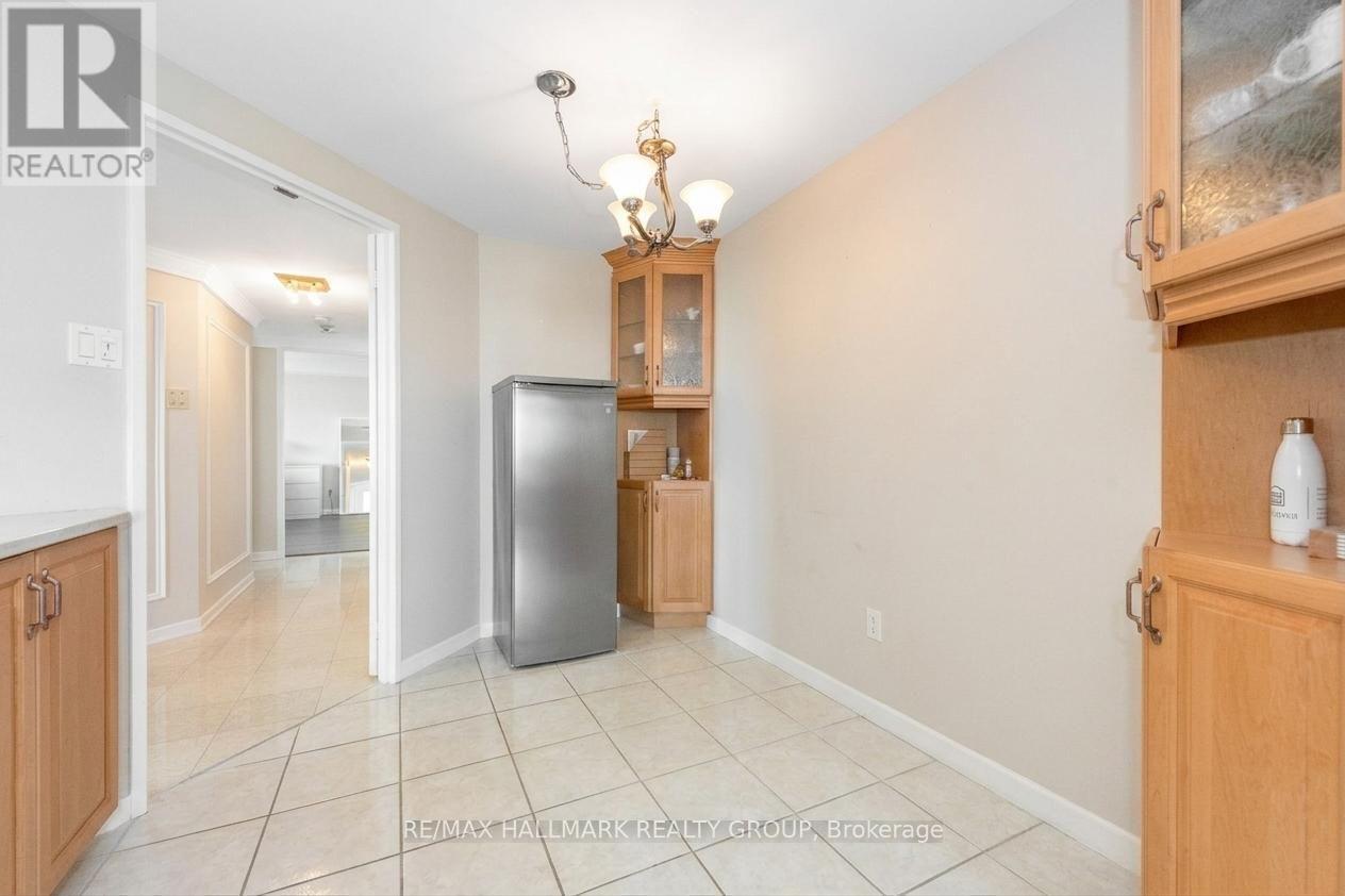 #1702 1510 RIVERSIDE DRIVE - Image 20