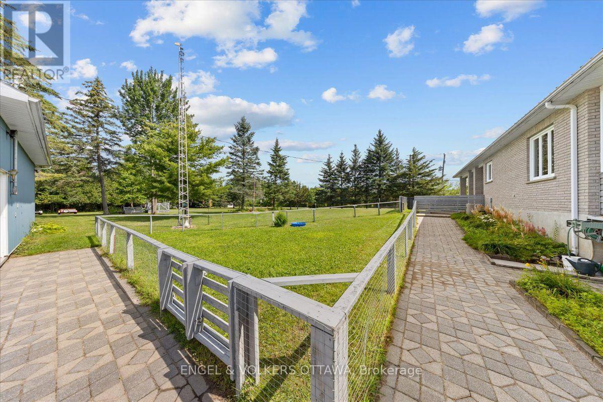 3805 BIG RIDEAU LAKE ROAD - Image 37