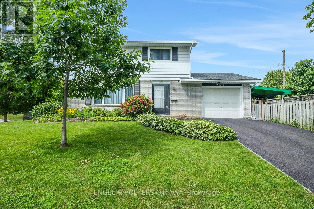 2695 HICKSON CRESCENT S - 1