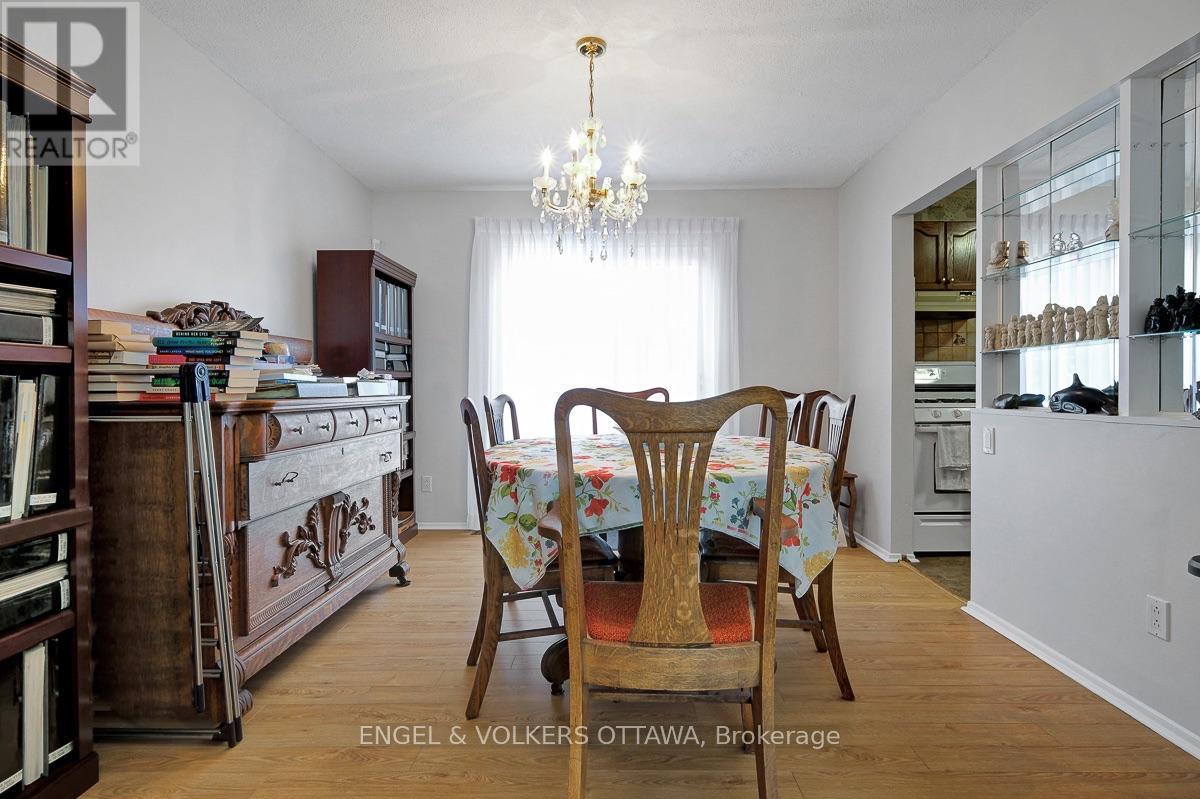 2695 HICKSON CRESCENT S - 14