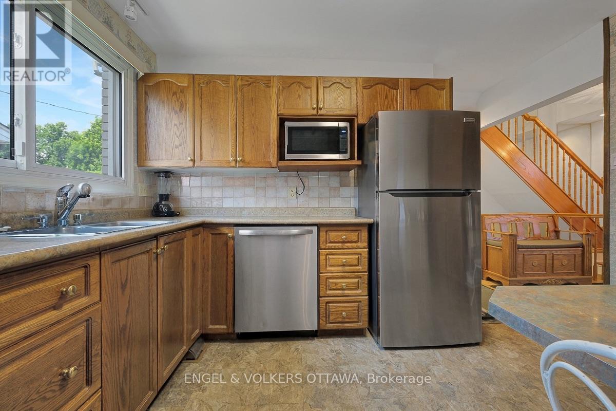 2695 HICKSON CRESCENT S - 17
