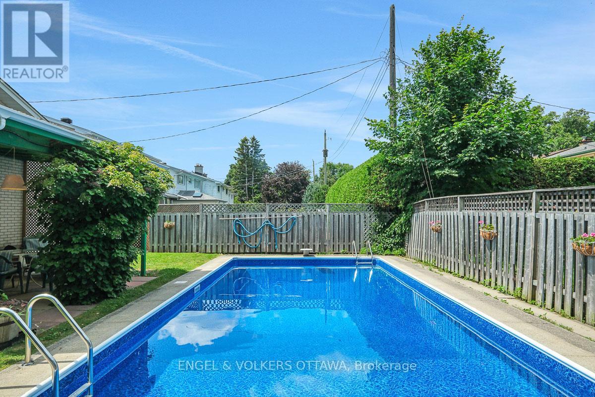 2695 HICKSON CRESCENT S - 38