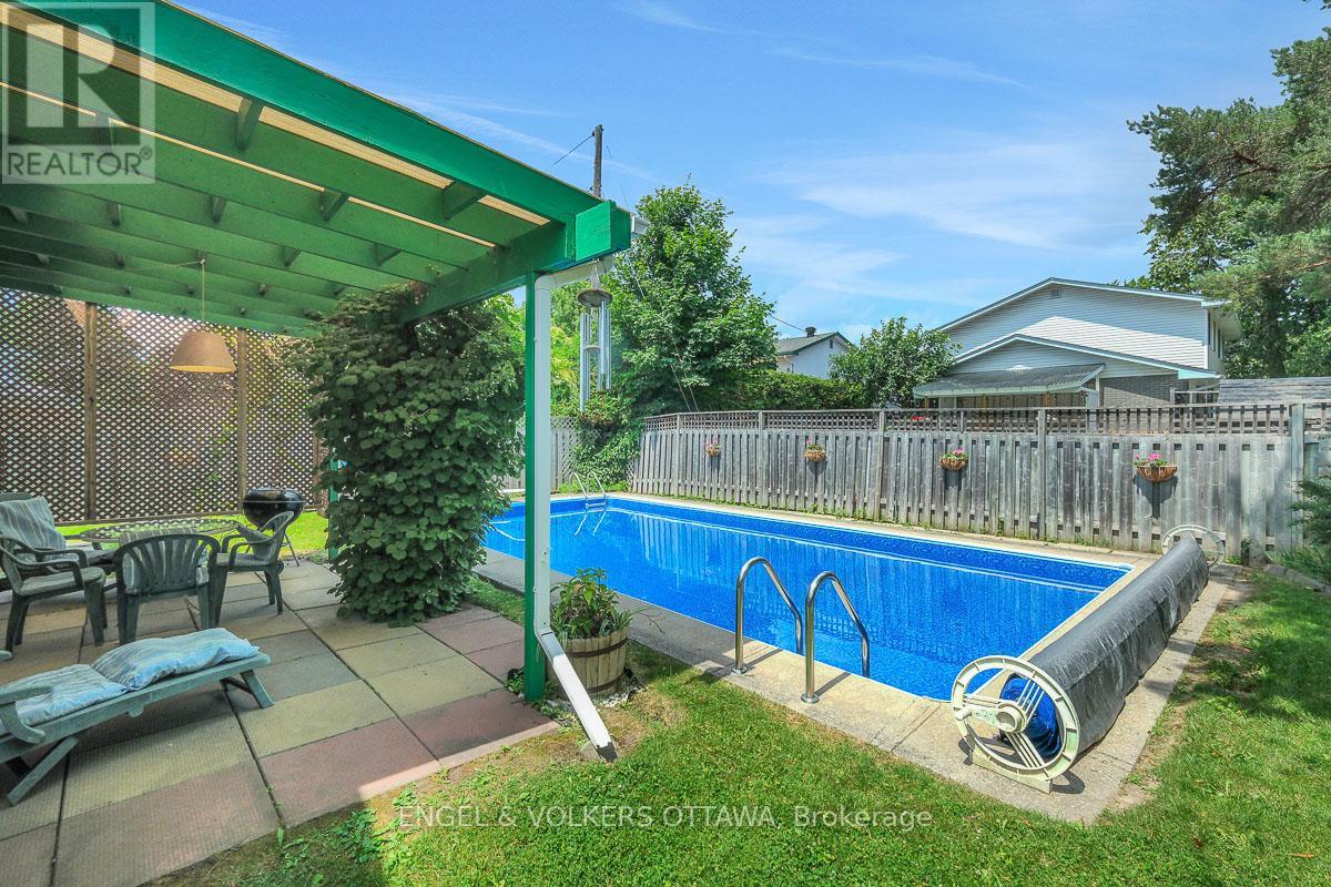 2695 HICKSON CRESCENT S - 39