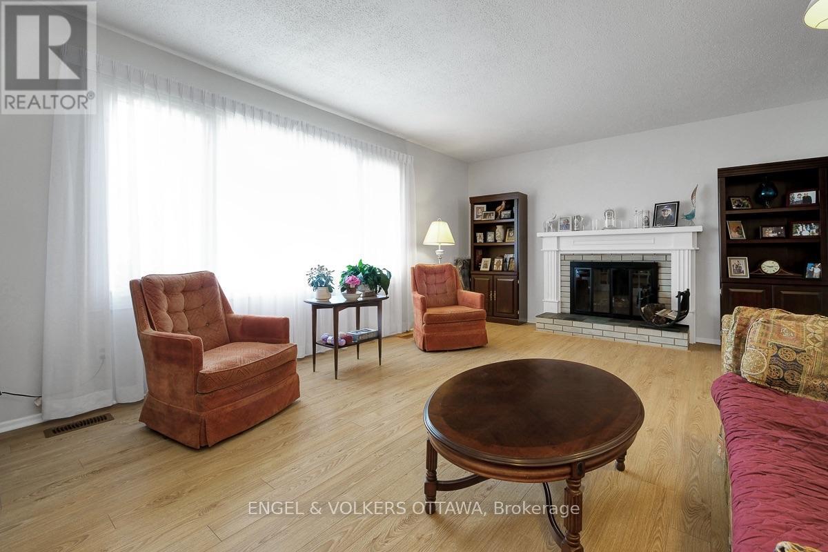 2695 HICKSON CRESCENT S - 8