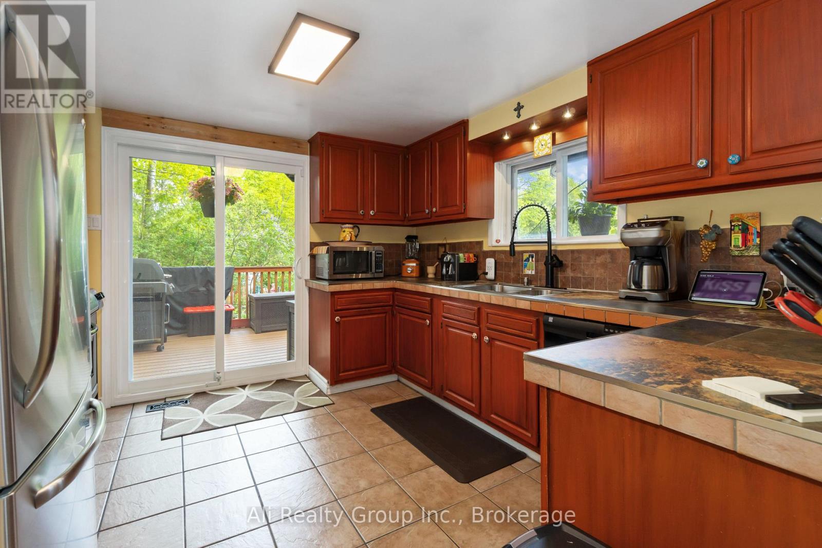 190 WOODS ROAD - 23
