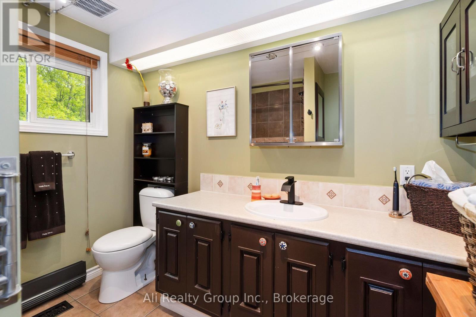 190 WOODS ROAD - 24