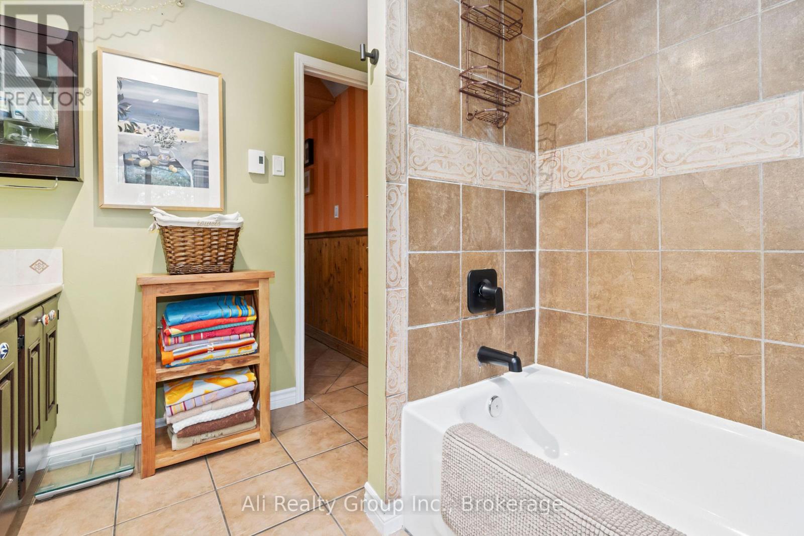 190 WOODS ROAD - 25