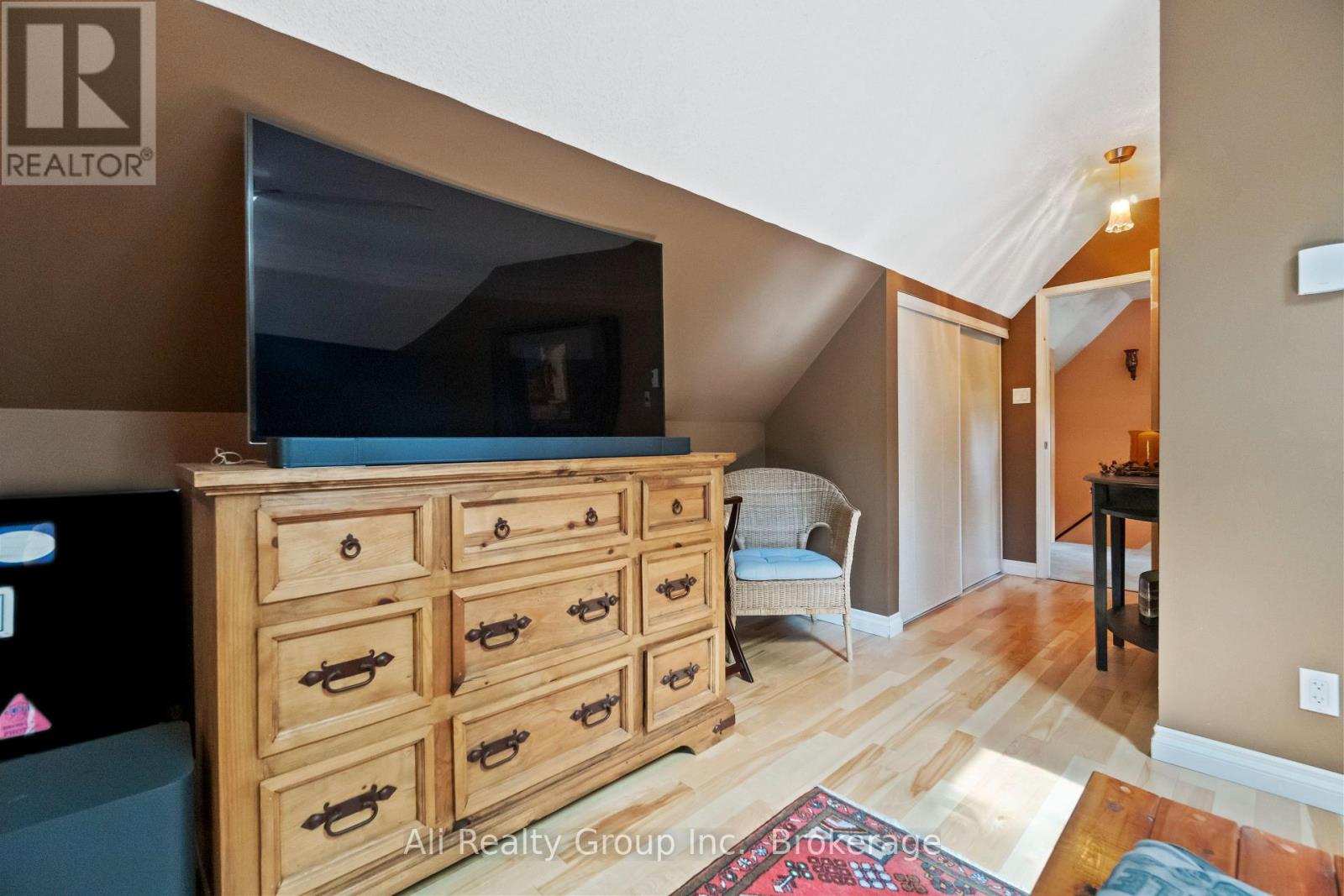 190 WOODS ROAD - 39