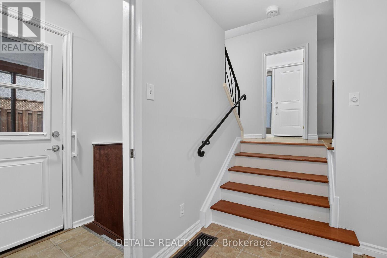 2193 FIFE CRESCENT - 11