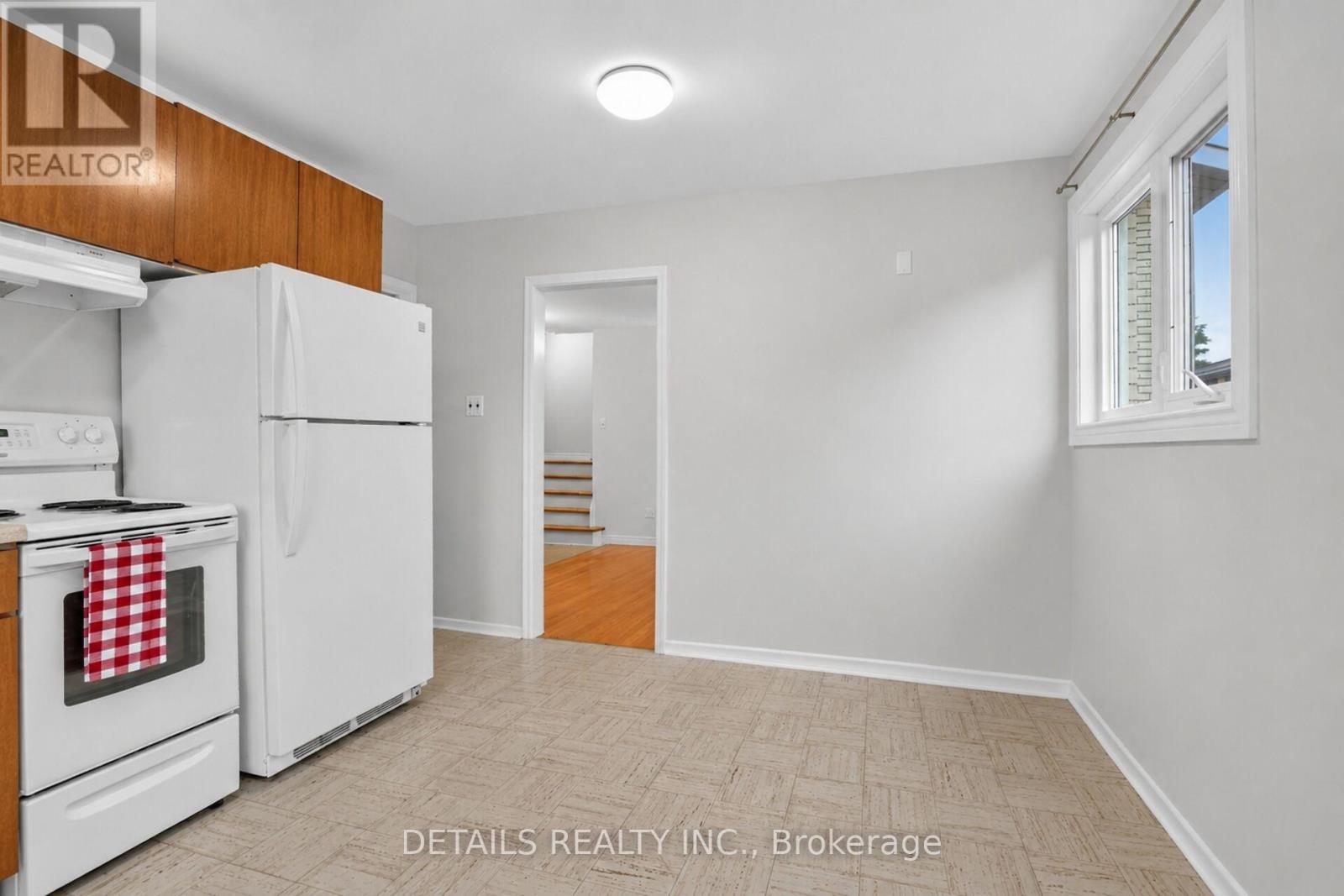 2193 FIFE CRESCENT - 17