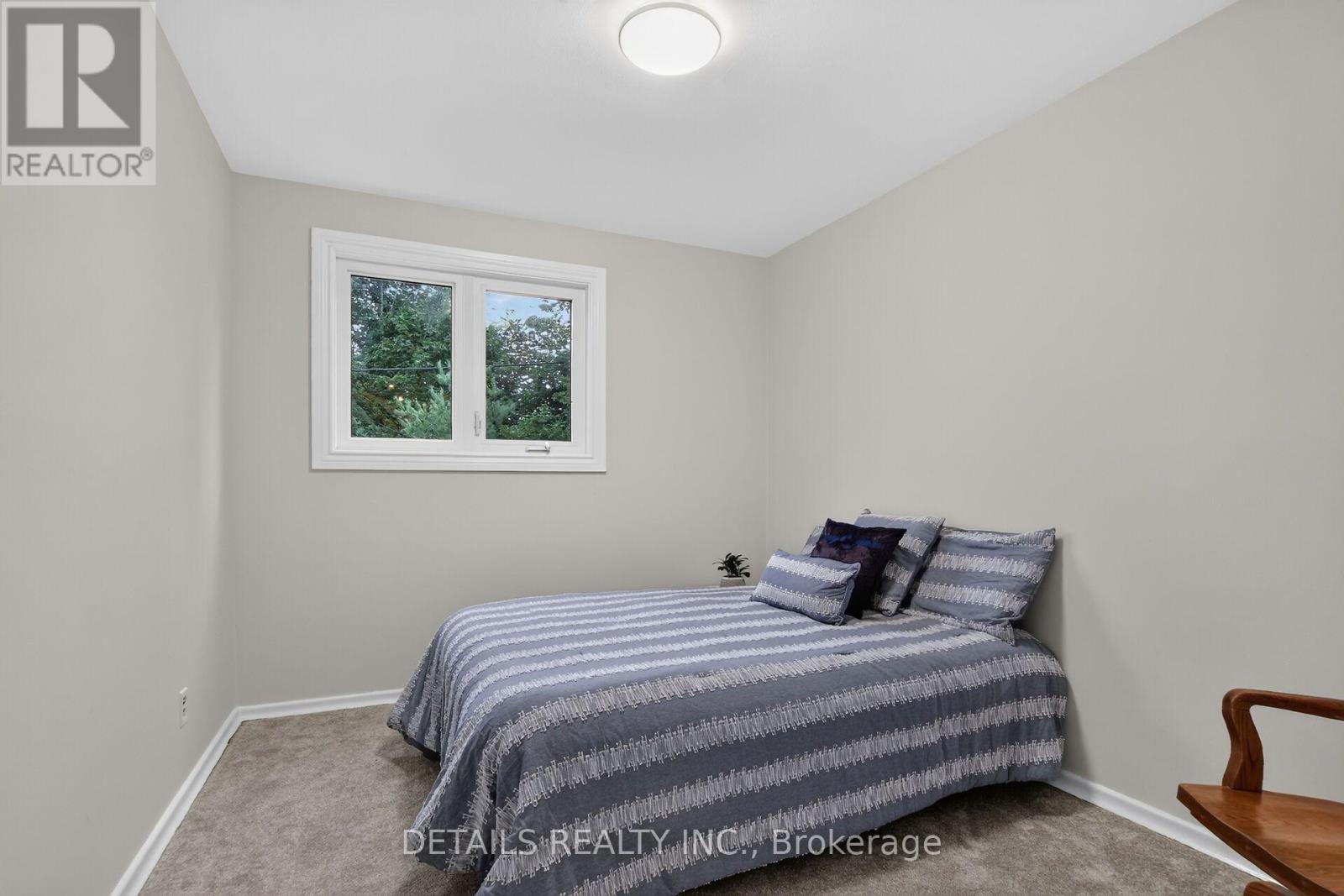 2193 FIFE CRESCENT - 25