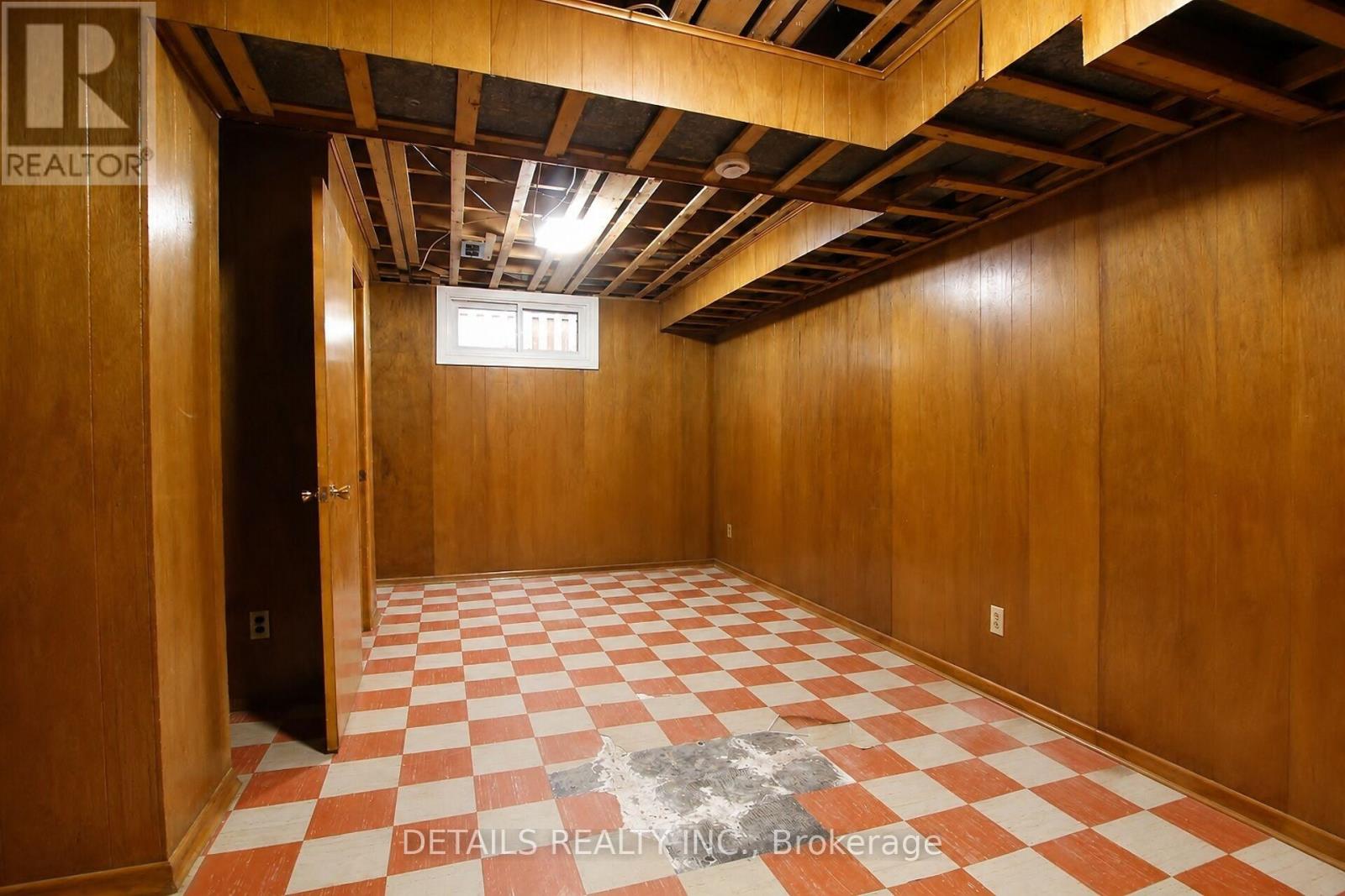 2193 FIFE CRESCENT - 39
