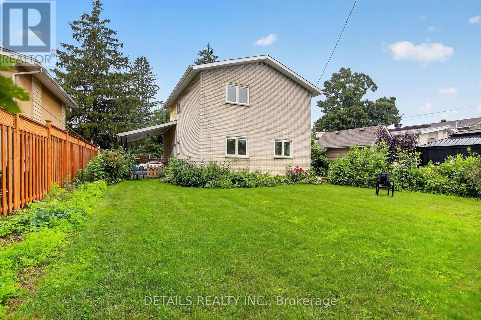 2193 FIFE CRESCENT - 40