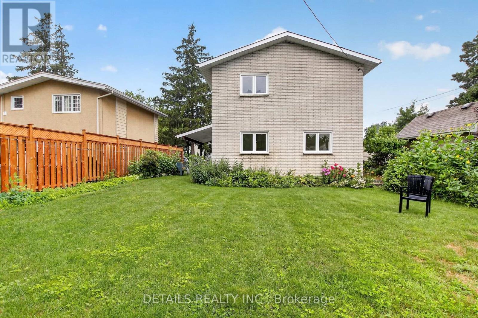 2193 FIFE CRESCENT - 42